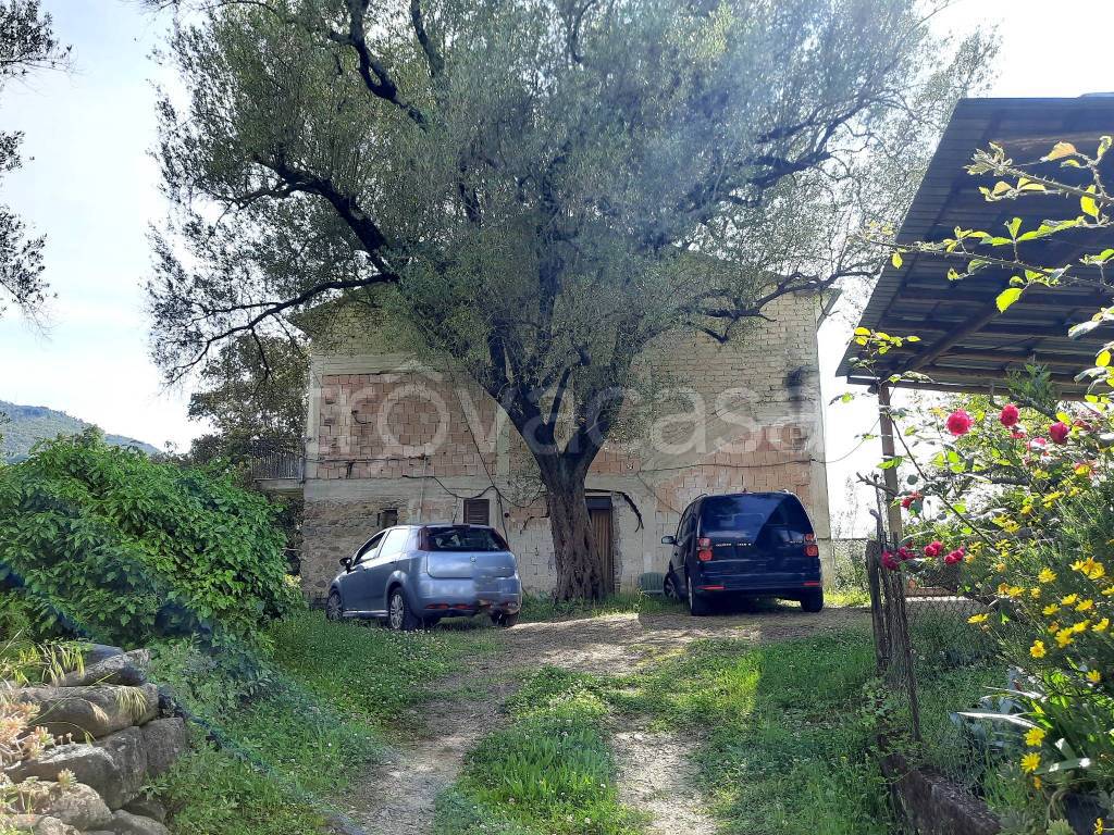 Appartamento in vendita a Ceraso via Isca