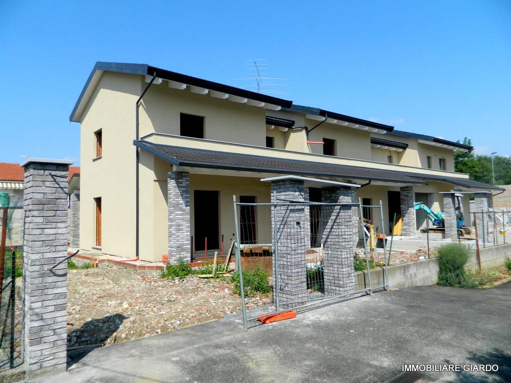 Villa Bifamiliare in vendita a Poirino via Baldassare Brossa
