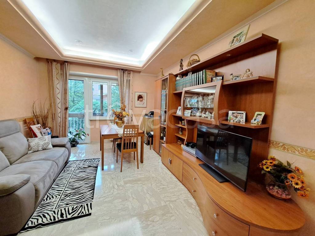 Appartamento in vendita a Roma via Valsavaranche