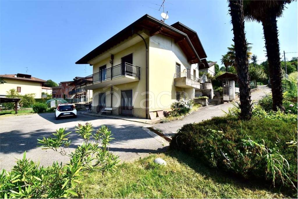 Villa in vendita a Capiago Intimiano via Canturina