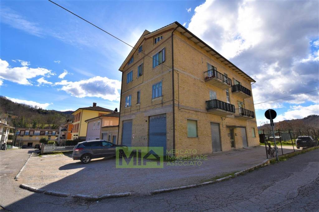Appartamento in vendita a Comunanza via Campo Sportivo