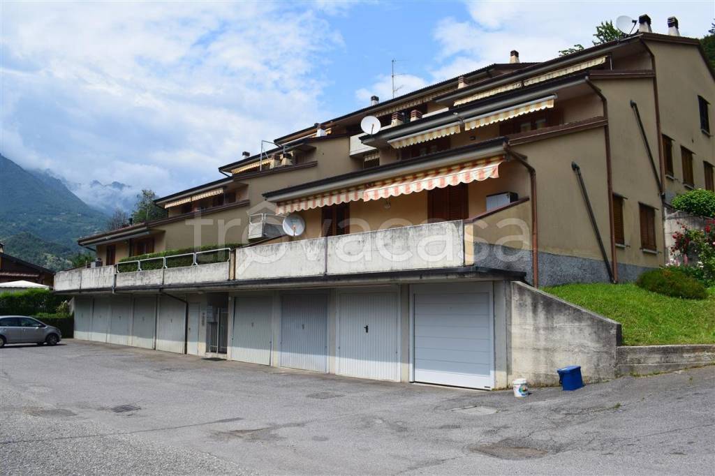 Appartamento in vendita a San Giovanni Bianco via Luigi Steffani