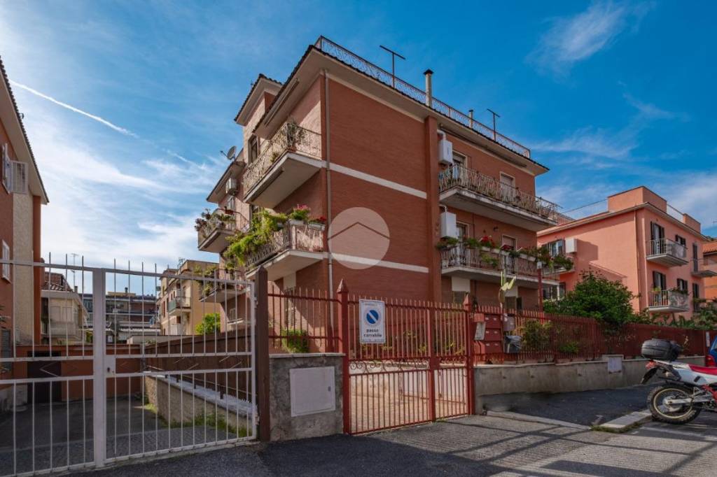 Appartamento in vendita a Roma via dei Motoristi