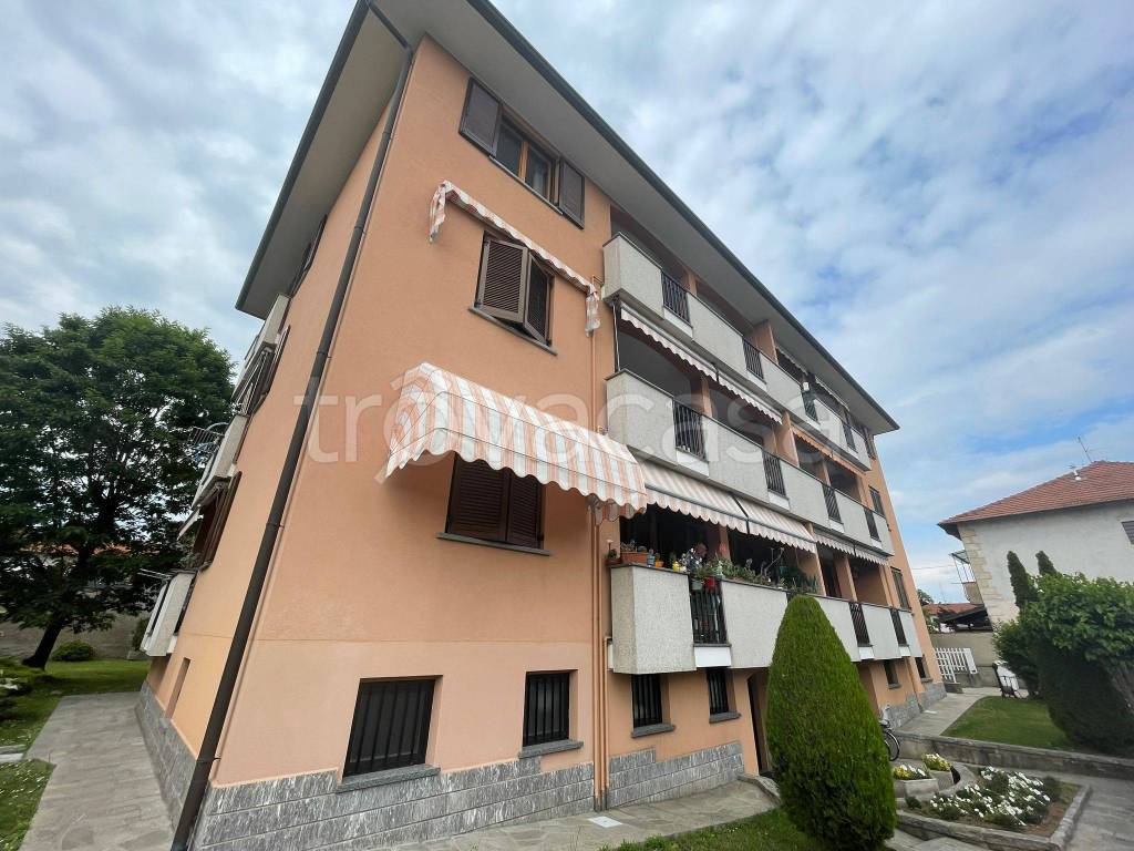 Appartamento in vendita a Casorezzo via Inveruno, 60