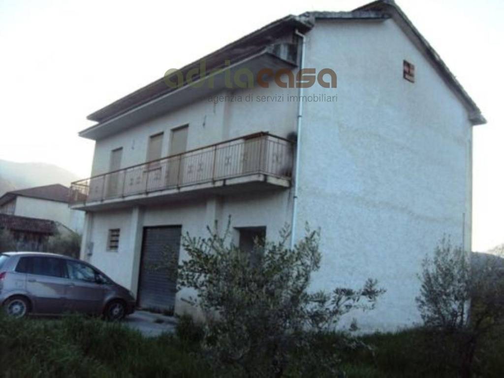 Villa in vendita a Teggiano via Anca del Ponte