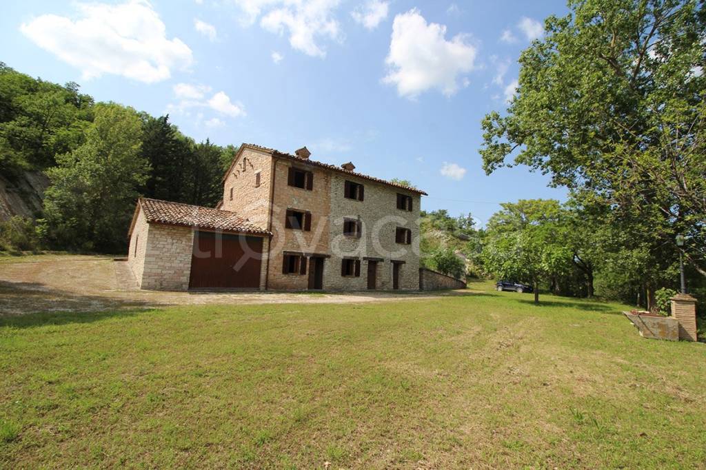 Casale in vendita a Urbania località San Giorgio Cà Giovanterzo
