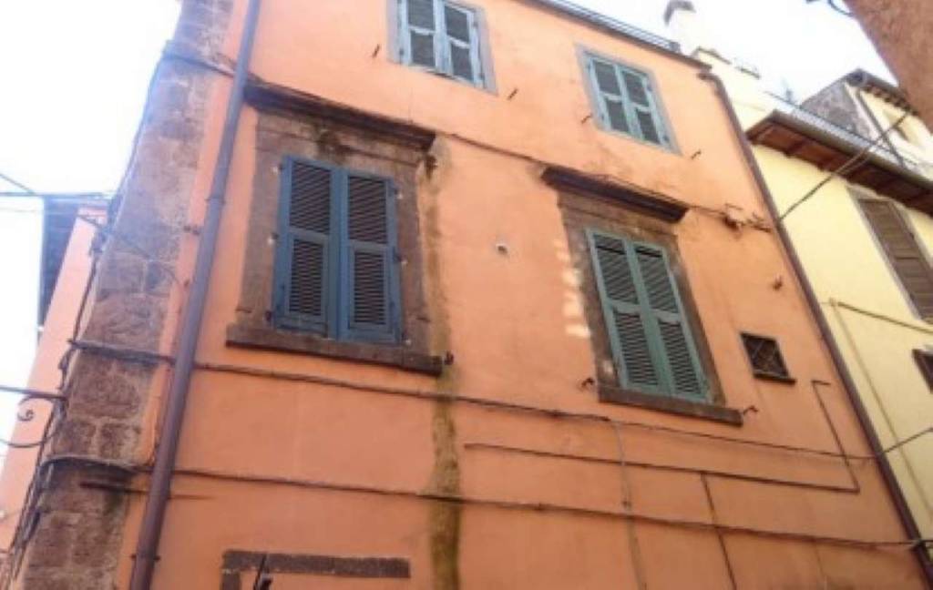 Casa Indipendente in vendita a Vetralla via p. Fantozzini 12-14-16