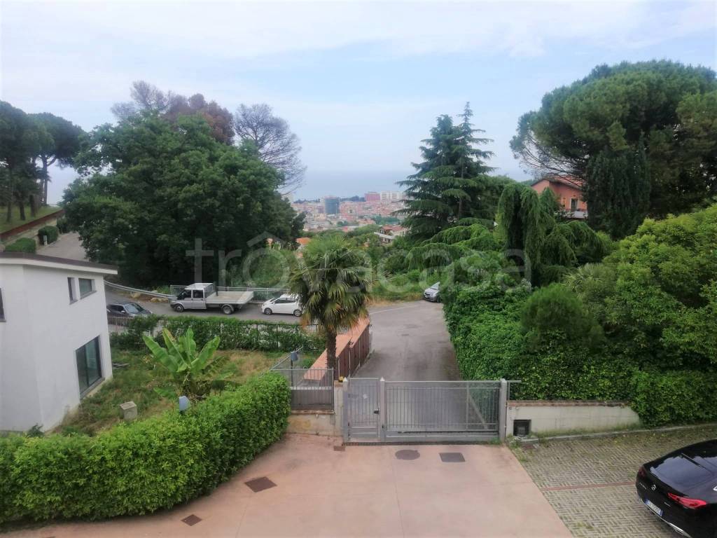 Villa a Schiera in vendita a Montesilvano via Aspromonte, 6