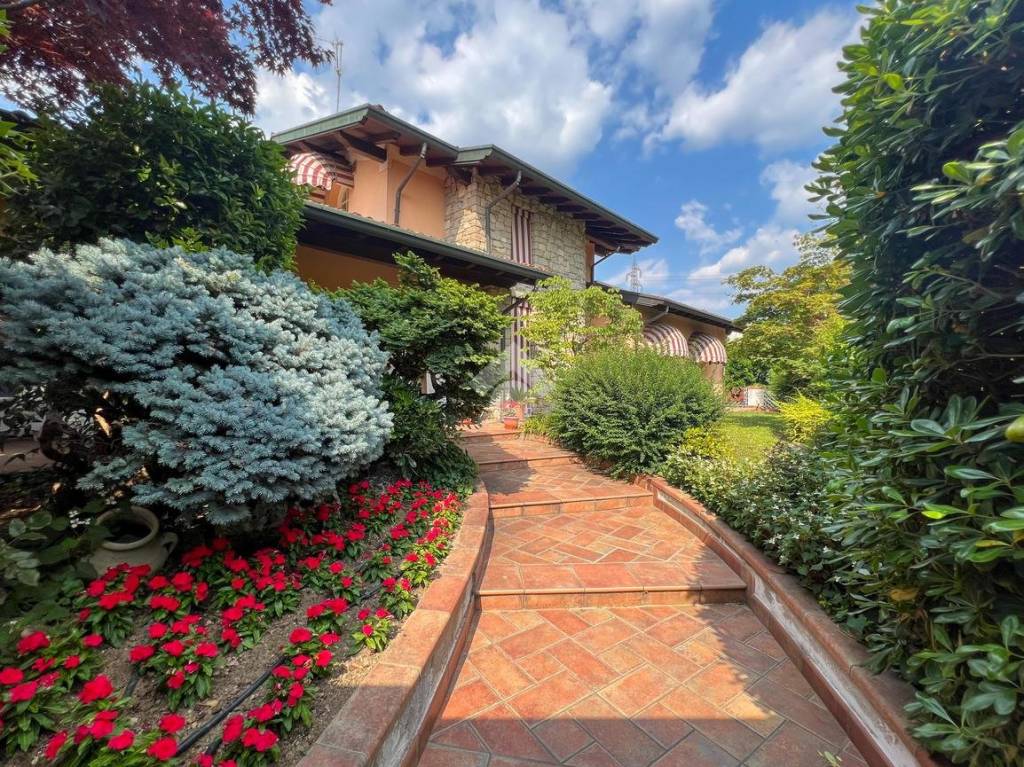 Villa in vendita a Manerbio via Giorgio La Pira, 19