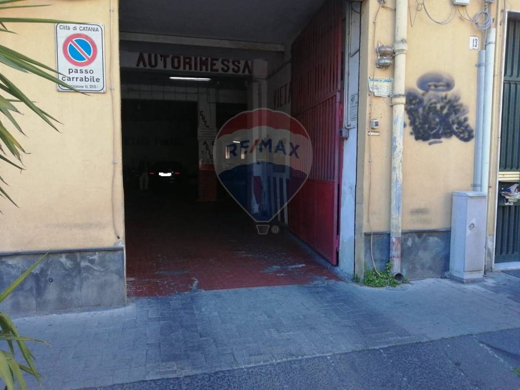 Negozio in vendita a Catania via Giovanni Lavaggi, 11