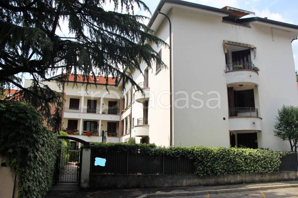 Appartamento in in vendita da privato a Mariano Comense via Trento, 15