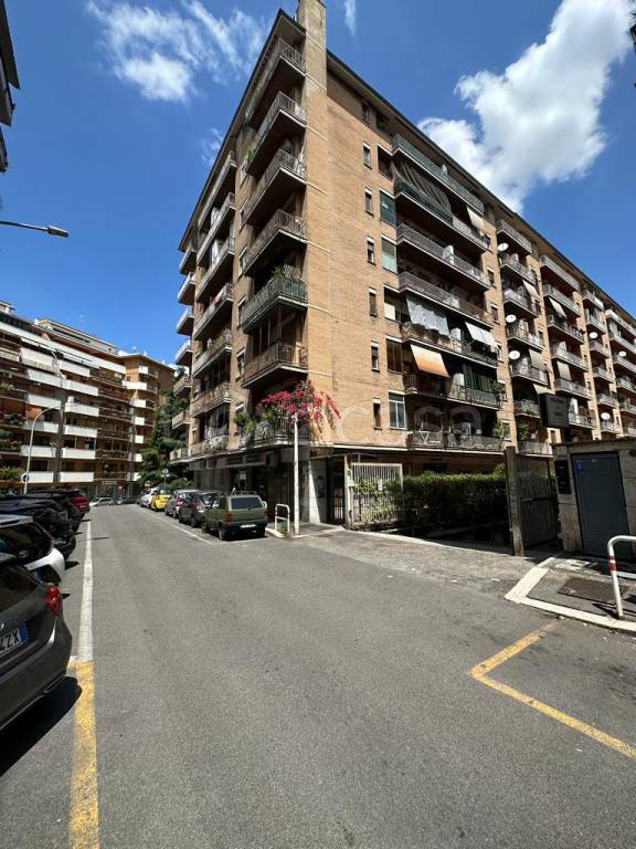 Appartamento in vendita a Roma via Quinto Novio, 44
