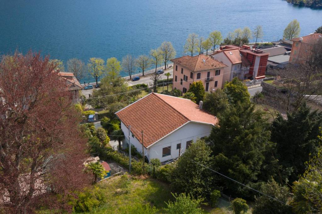 Villa in vendita a Omegna via l. Comoli