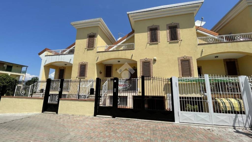 Villa a Schiera in vendita a Corigliano-Rossano via Egeo