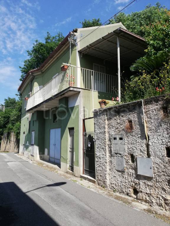 Villa in vendita a Piana di Monte Verna via Pietragrossa