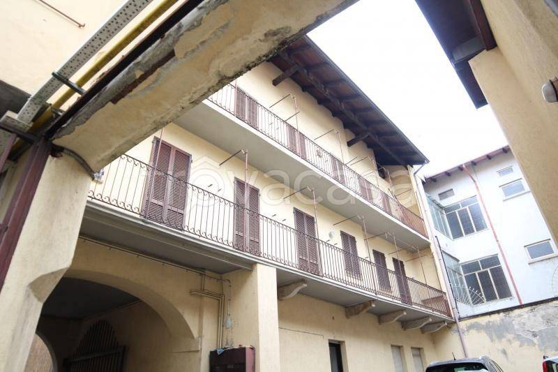 Casa Indipendente in vendita a Borgomanero via San giovanni