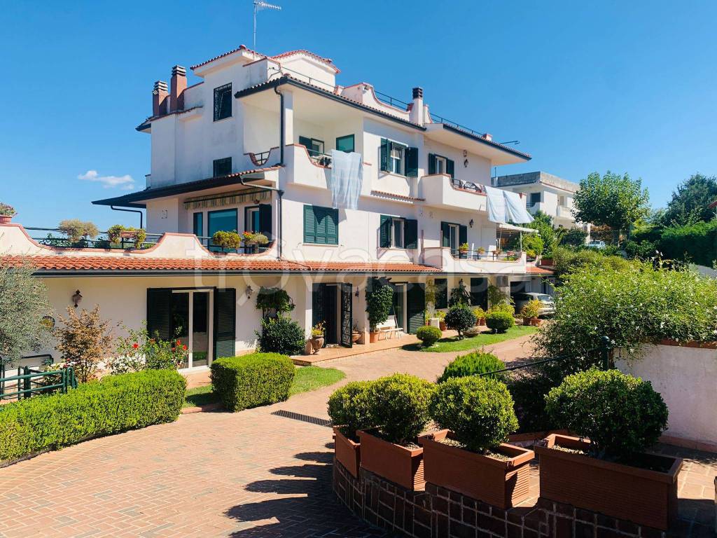 Villa in vendita a Giugliano in Campania via Madonna del Pantano, 131
