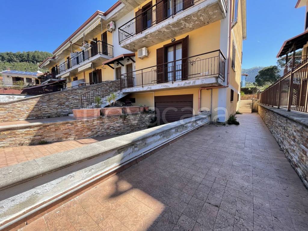 Villa a Schiera in vendita a Formicola via Lucia Sparano