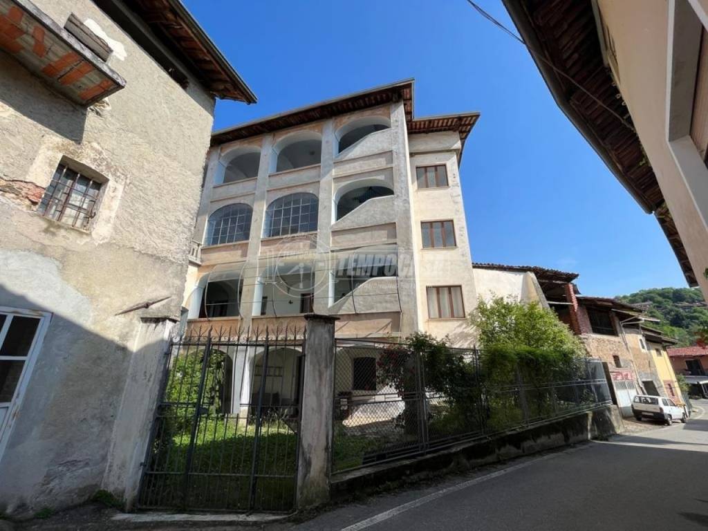 Casa Indipendente in vendita a Castellamonte via Goglio 36