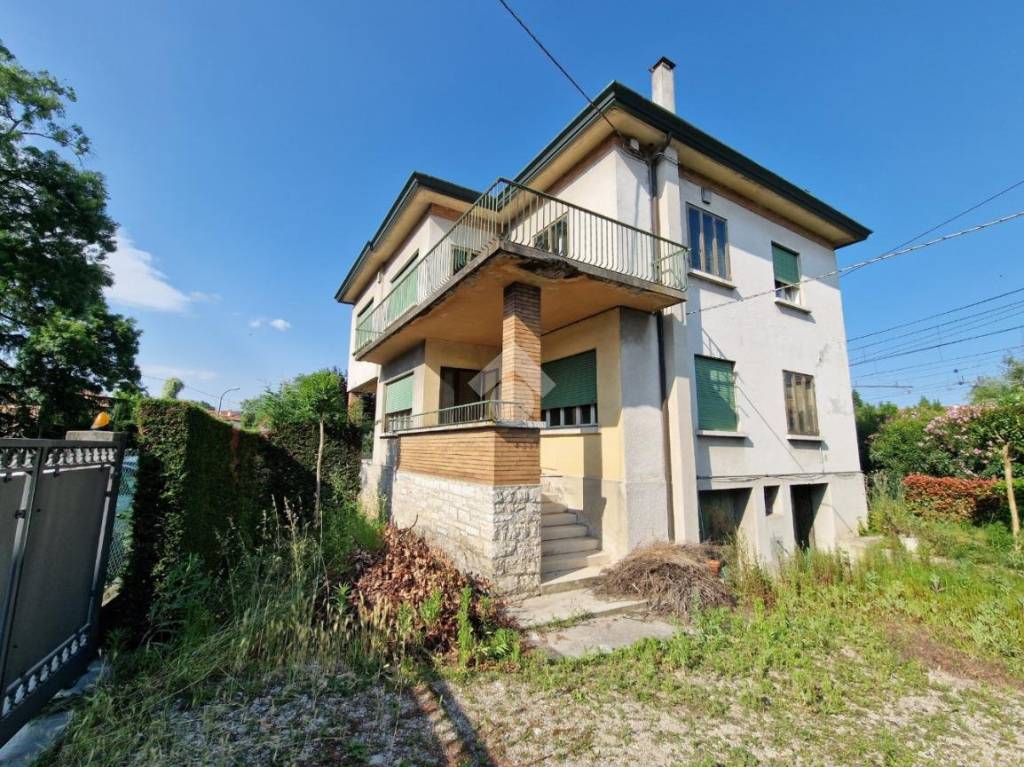 Villa Bifamiliare in vendita a Treviso viale dei Cacciatori, 31