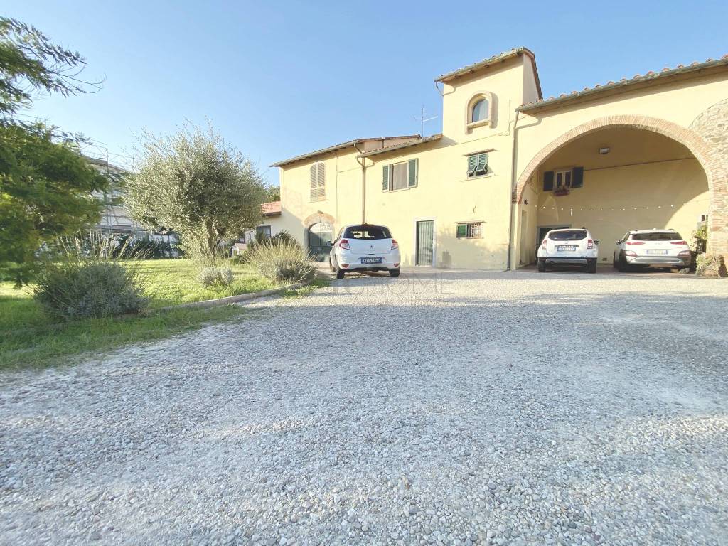 Villa Bifamiliare in vendita a Campi Bisenzio via Umberto Terracini