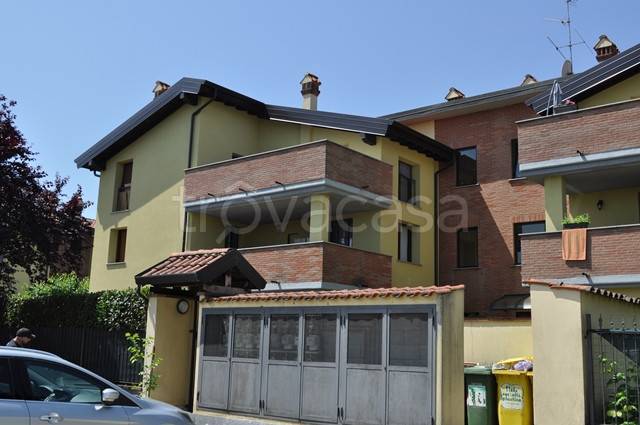 Appartamento in vendita a Certosa di Pavia via Eugenio Montale, 19