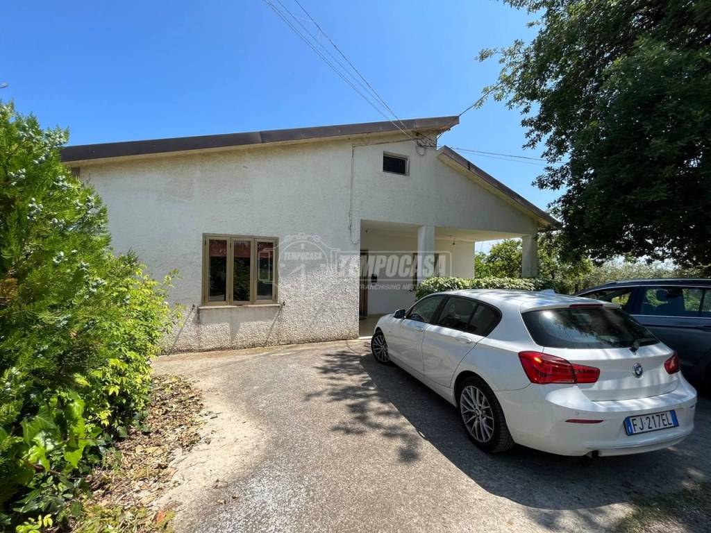 Villa in vendita a Giuliano Teatino via San Rocco 320