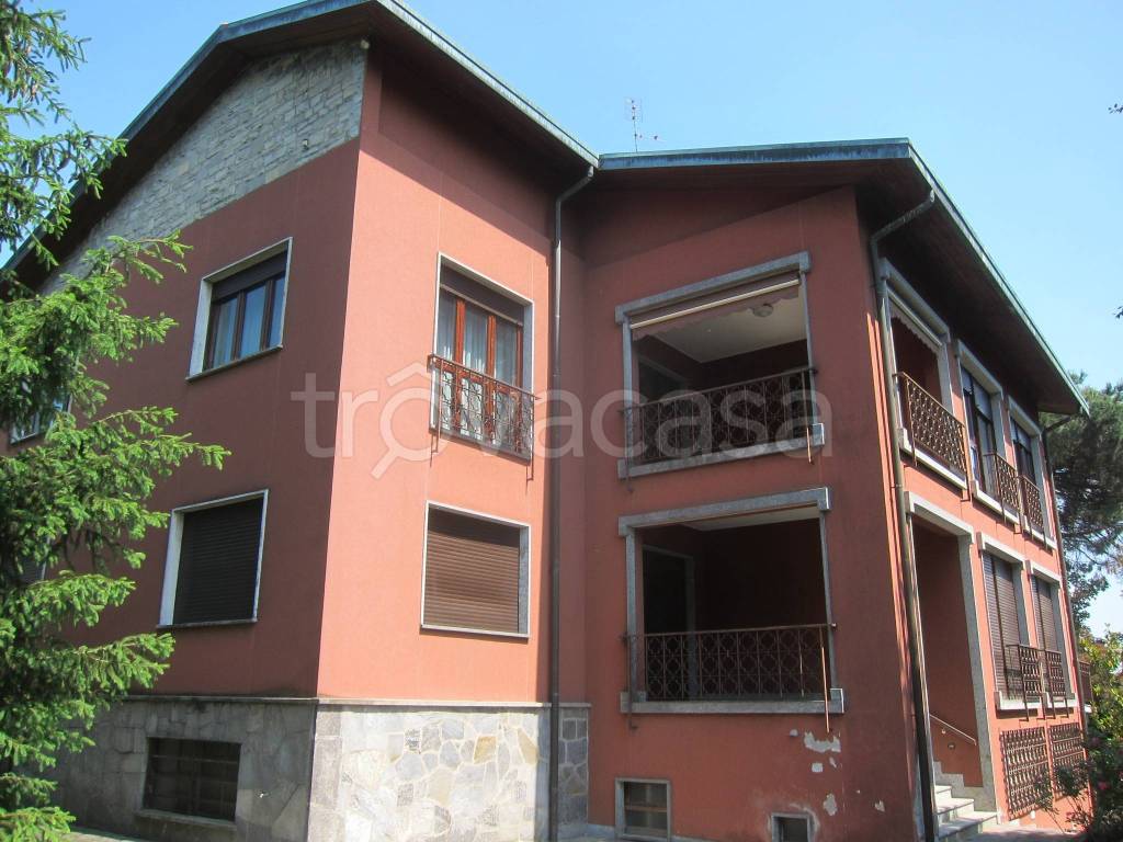 Villa Bifamiliare in vendita a Vergiate