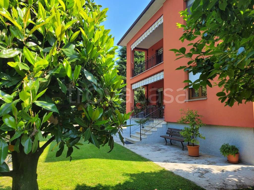 Villa in vendita a Seriate via Brusaporto