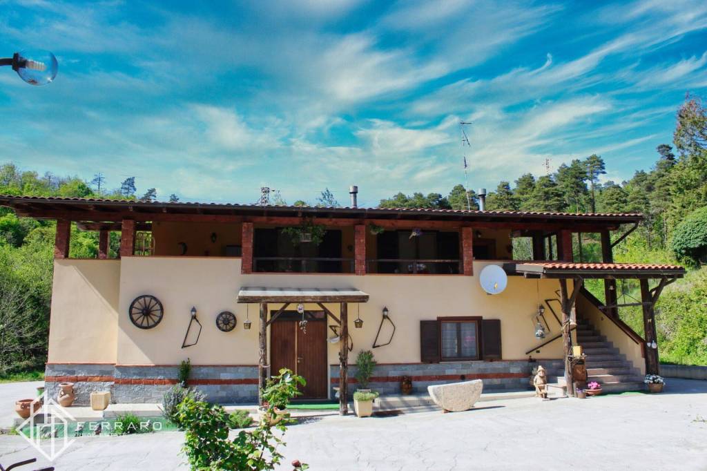 Villa Bifamiliare in vendita a Cairo Montenotte strada Praellera