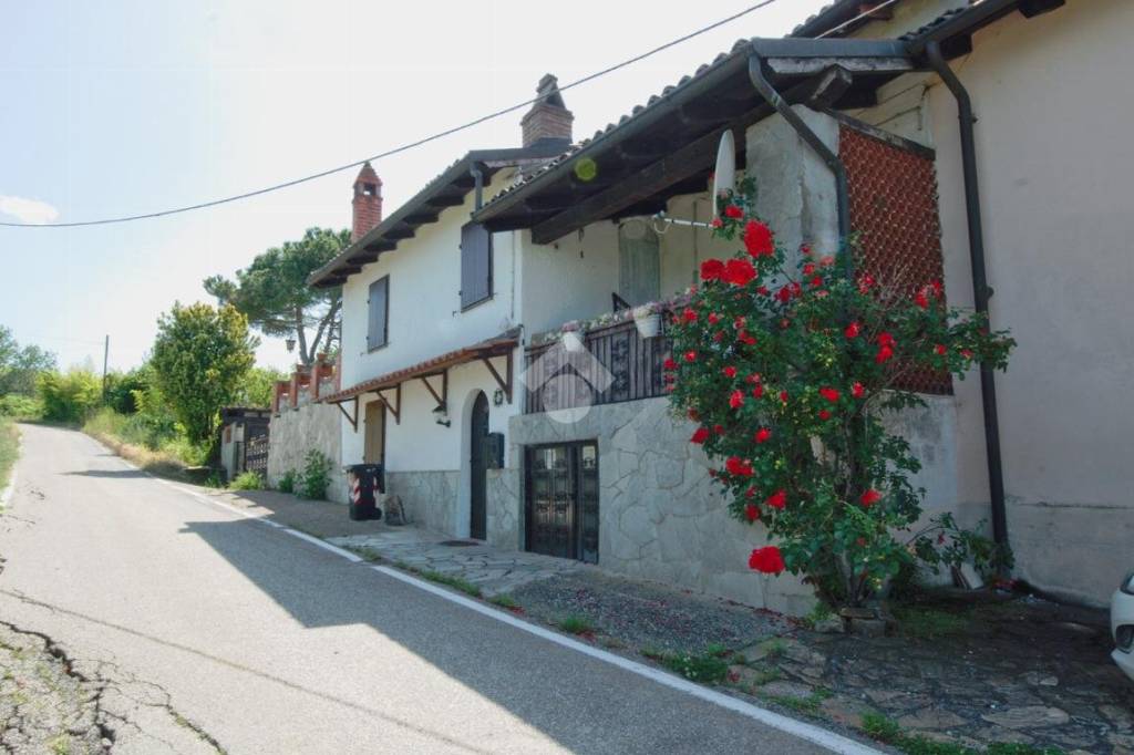 Casa Indipendente in vendita a Casale Monferrato strada Pontestura, 58