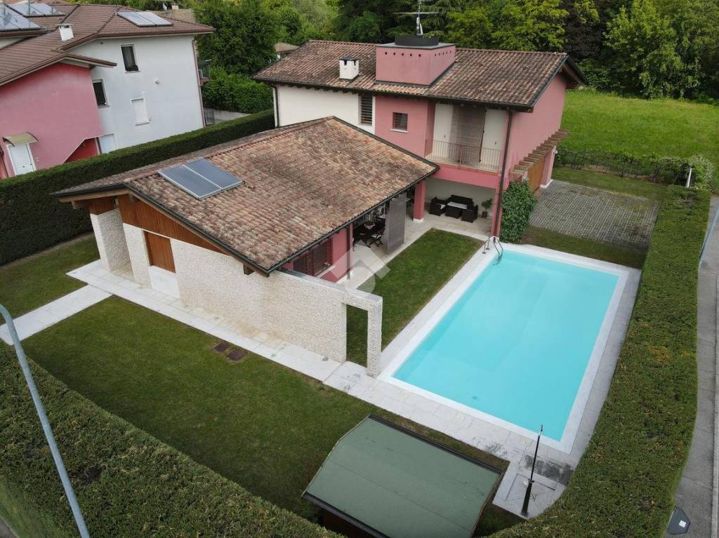 Villa in vendita a Castel Goffredo viale Monte Grappa, 20A
