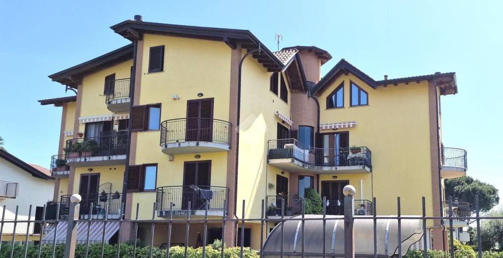 Appartamento in vendita a Gallarate via Giotto, 22