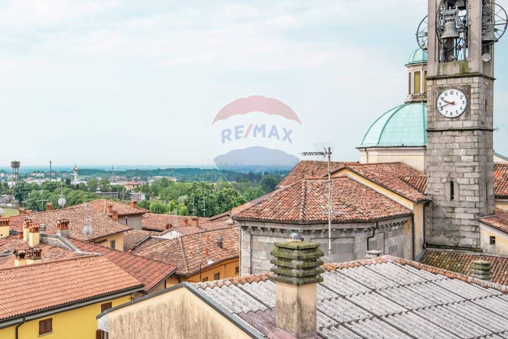 Villa a Schiera in vendita a Besana in Brianza via Cappellania, 14