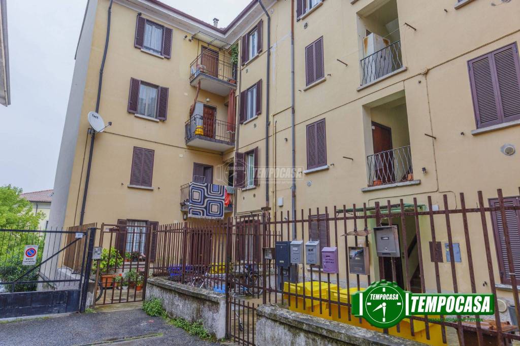 Appartamento in vendita a Pavia via Francesco Lomonaco