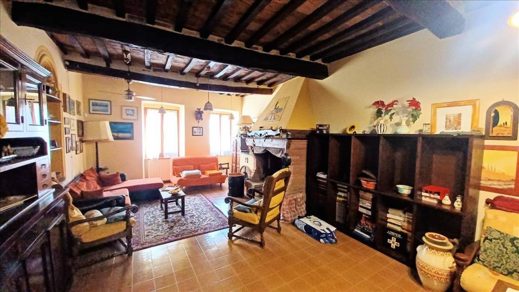 Appartamento in vendita a Sarteano corso Giuseppe Garibaldi, 18