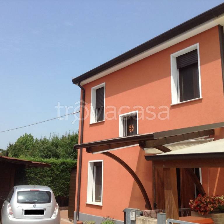 Villa Bifamiliare in vendita ad Adria adria via chieppara, 59