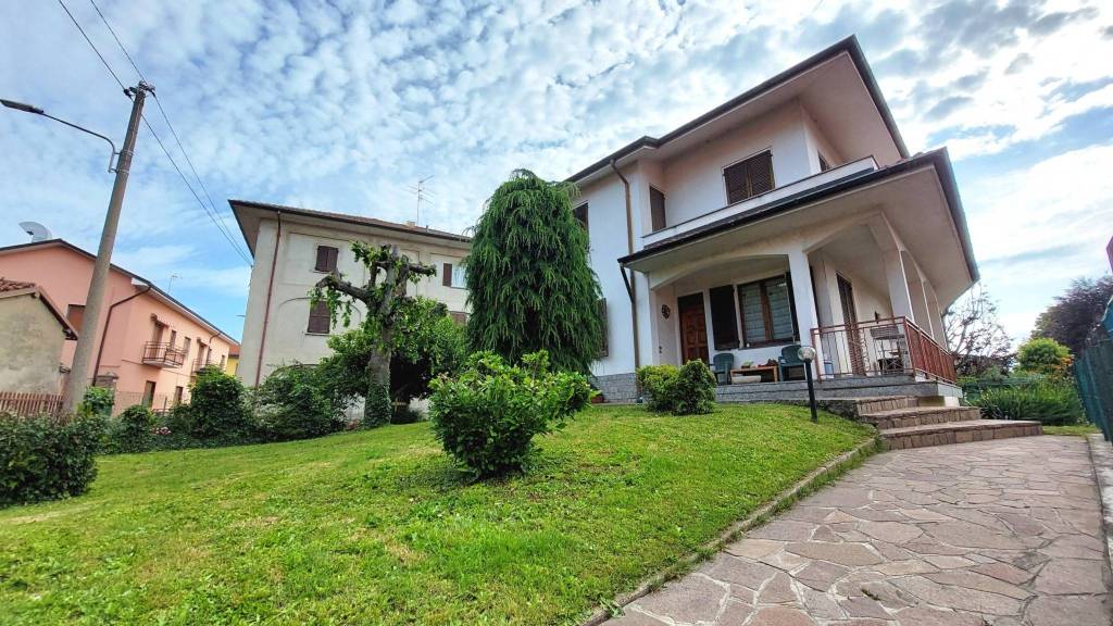 Villa in vendita a Cermenate via Camillo Benso di Cavour