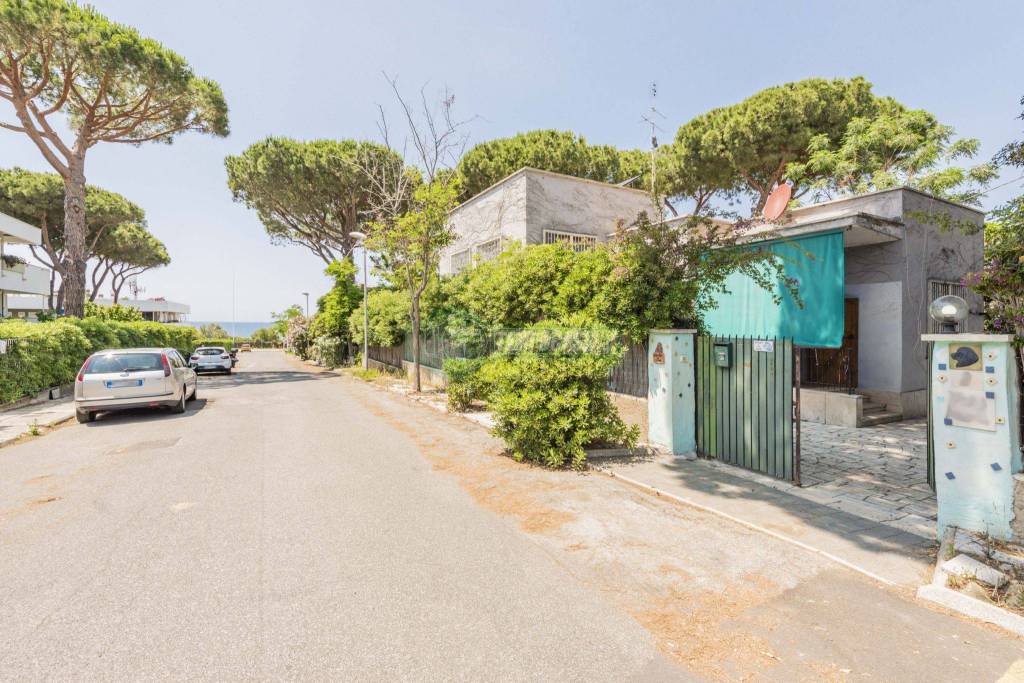 Villa in vendita a Santa Marinella via Mazzini 2