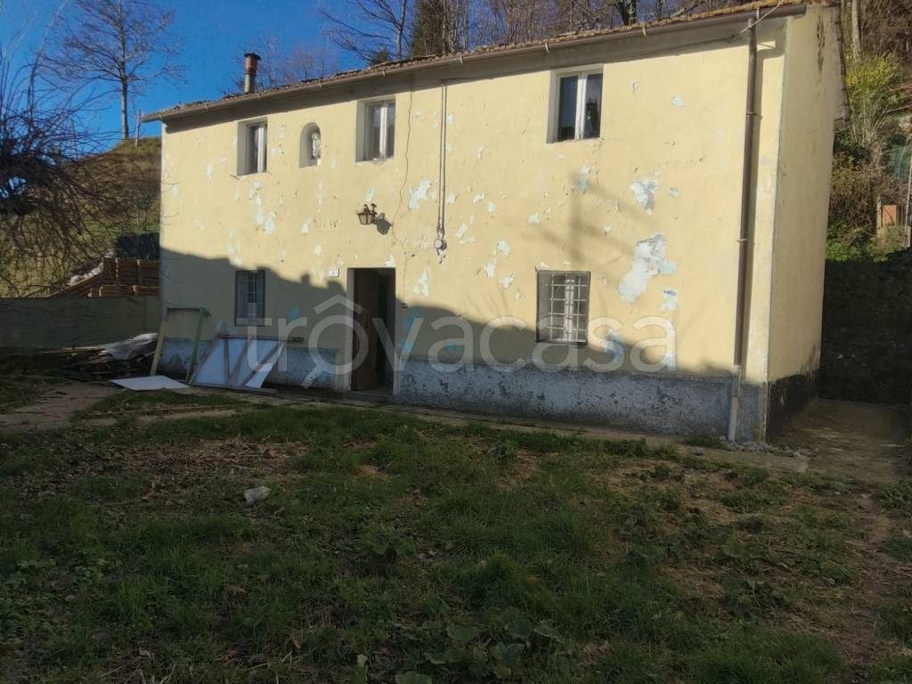 Villa in in vendita da privato a Pistoia via di Piastre e Prunetta, 116