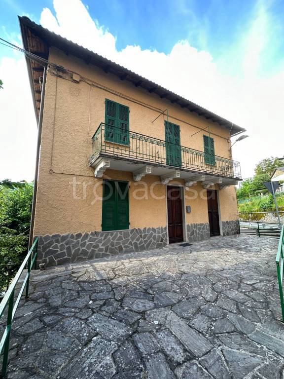 Villa Bifamiliare in in vendita da privato a Rezzoaglio via Guglielmo Marconi, 17