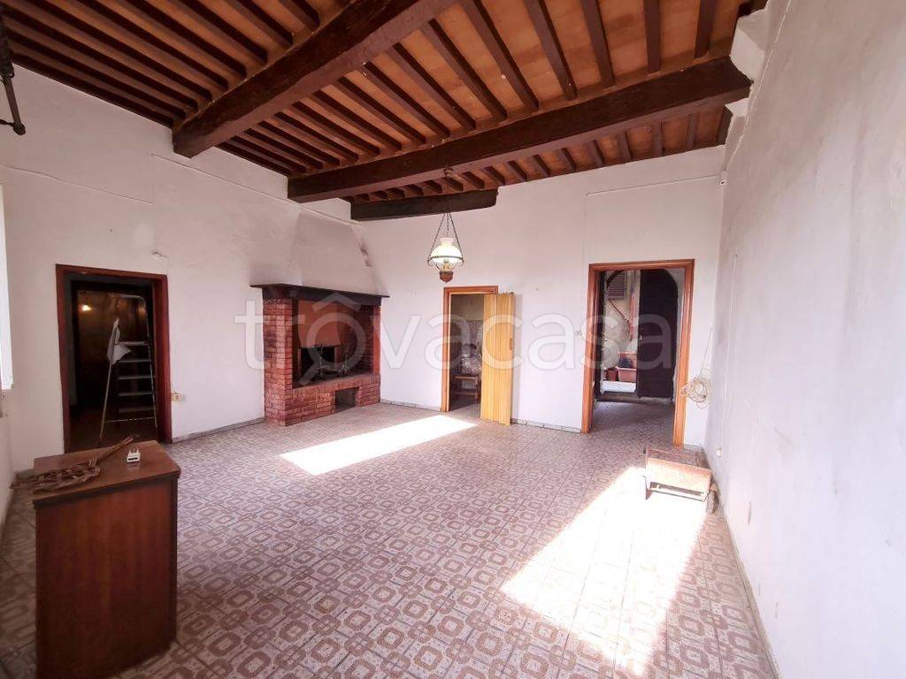 Appartamento in vendita a Cetona piazza Giuseppe Garibaldi