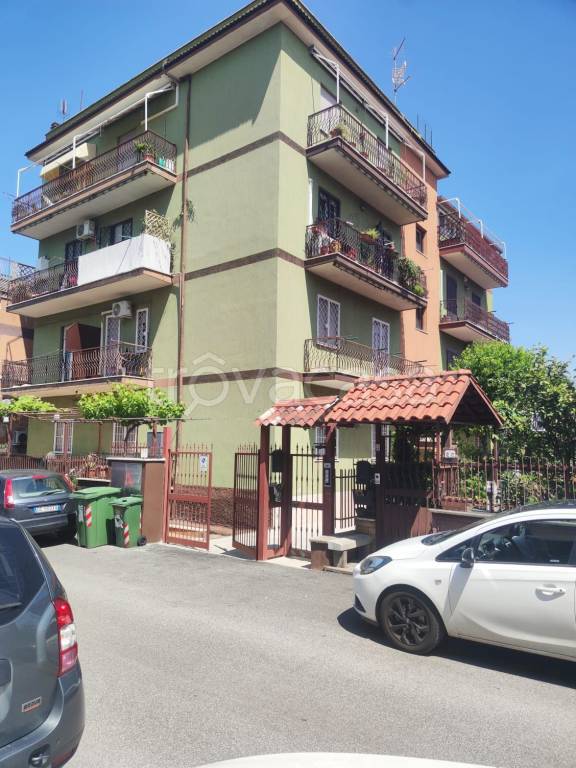 Appartamento in vendita a Roma via Luigi Chiozza, 30