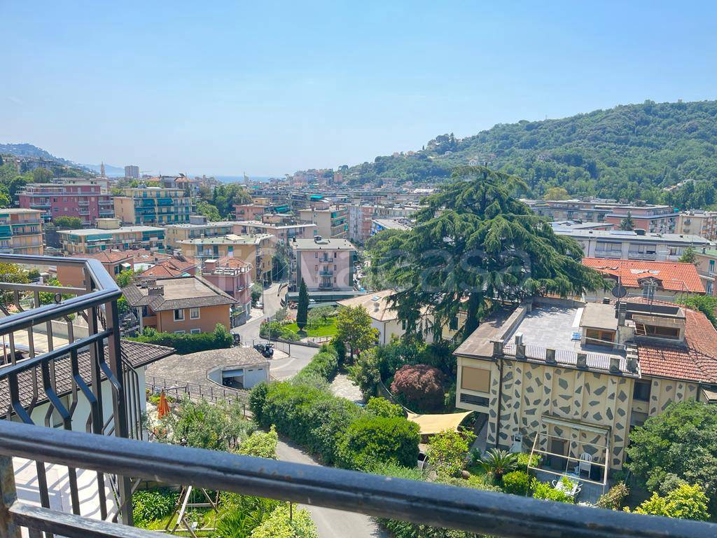 Appartamento in vendita a Rapallo via Mario Puchoz