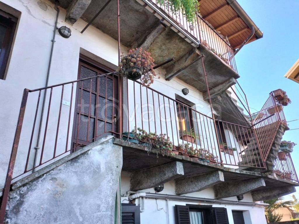 Appartamento in vendita a Dormelletto via roma, 15