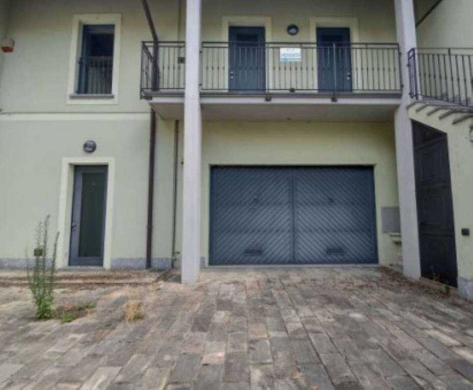 Appartamento in vendita a Pieve Porto Morone via Cesare Battisti 7-9