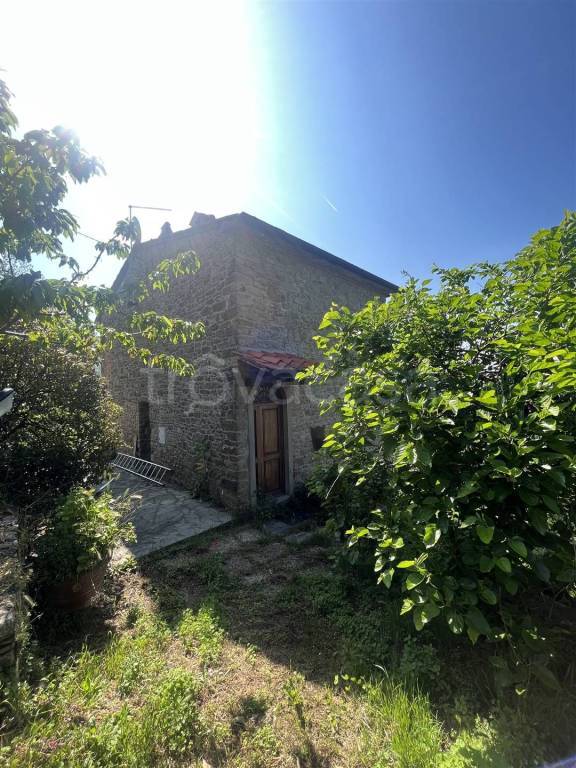 Casa Indipendente in vendita a Loro Ciuffenna località Poggio di Loro, 52