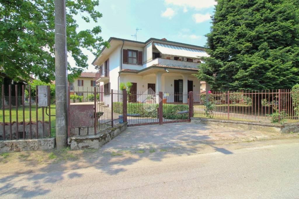 Villa Bifamiliare in vendita a Pavia via Cà della Terra, 67