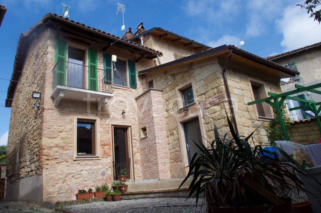 Villa Bifamiliare in in vendita da privato a Grazzano Badoglio via Giuseppe Garibaldi
