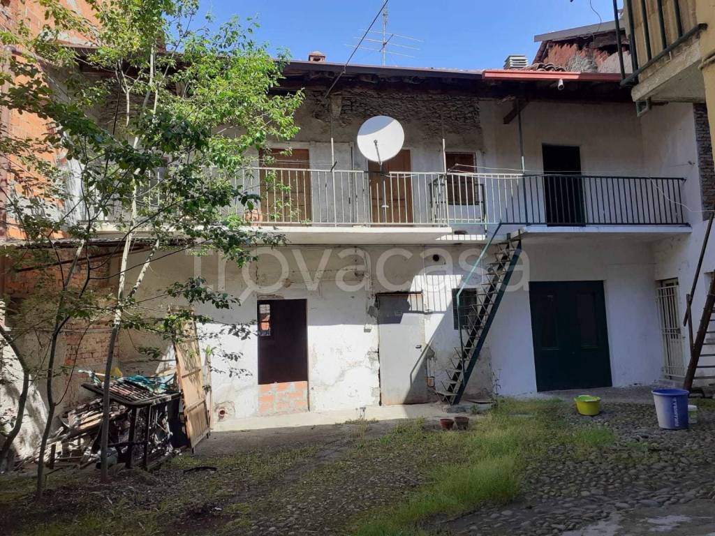 Casale in vendita a Cavaglio d'Agogna via Leonardi, 7-9